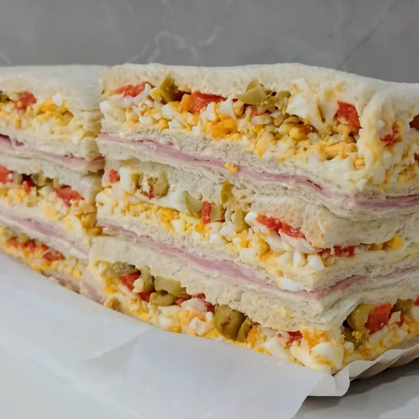 48 Triples Mini Lunch